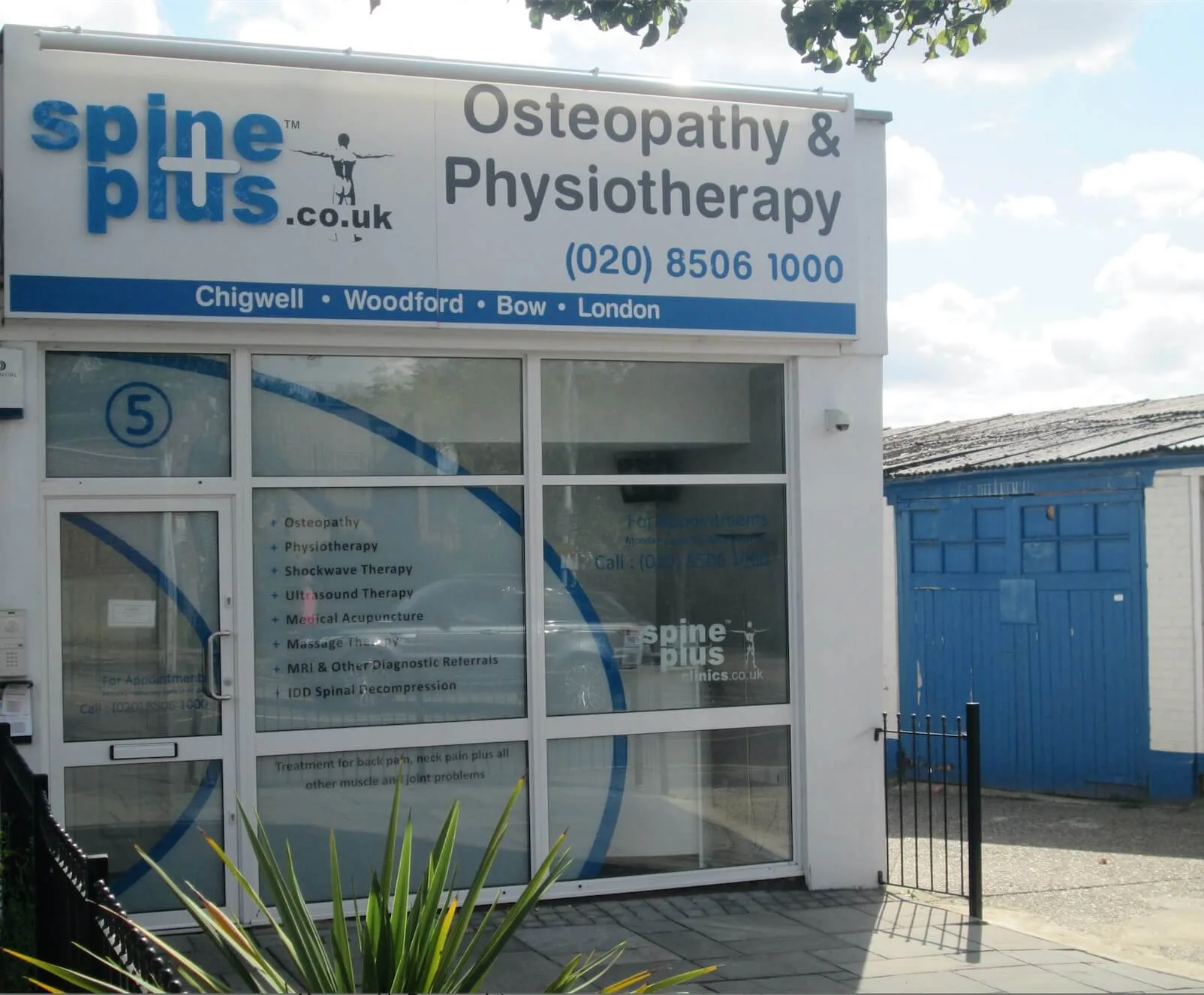 Spine Plus Woodford clinic exterior